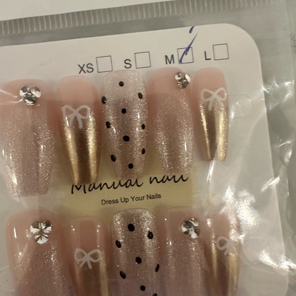 Assorted Press-On Nail Set - Picture 15 of 16